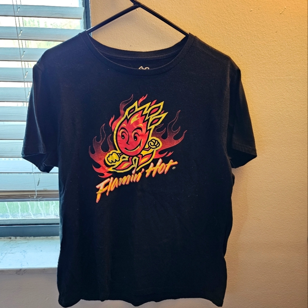Mens Large flamin hot tshirt